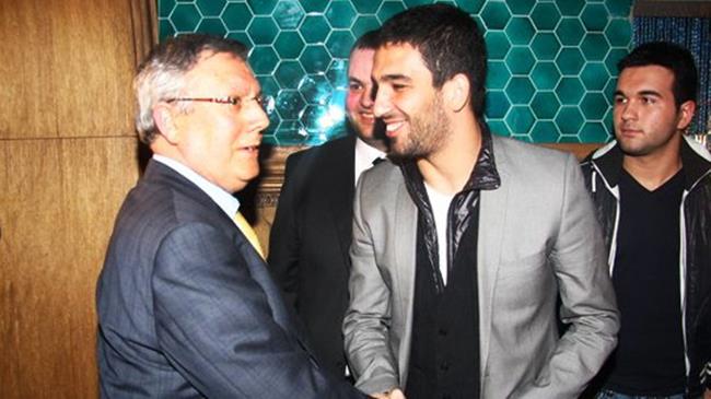 Aziz Yıldırım, Arda Turan’a fırça atmış!