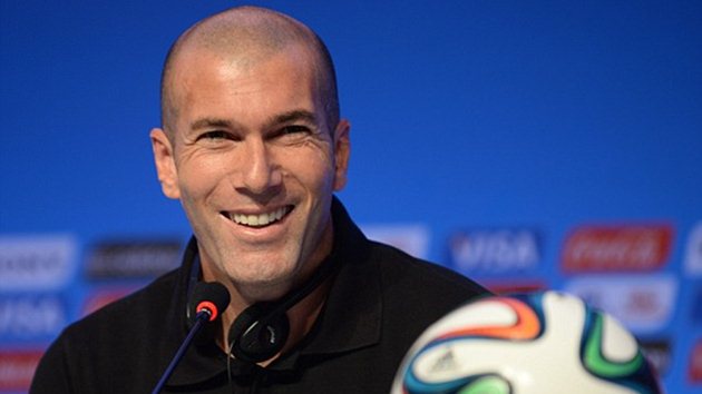 Zinedine Zidane futboldan men edildi