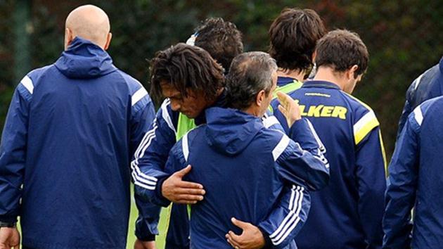 Flaş! Fenerbahçe’de idmanında o kare! Kucaklaştılar