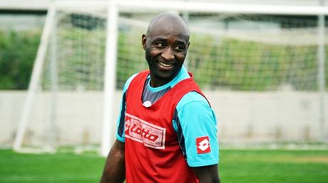 Yıldız futbolcu süresiz kadro dışı!