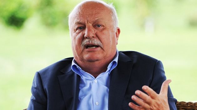 Şener’dan Hacıosmanoğlu’na bomba sözler: İlkokul 4’ü zor bitirmiş ….