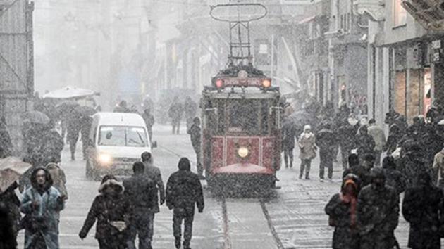 İstanbul’da kar başladı, AKOM alarmda!