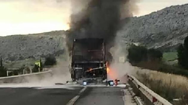 45 yolcu taşıyan otobüs yandı!