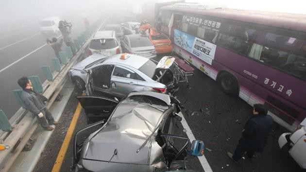 Güney kore-zincirleme kaza