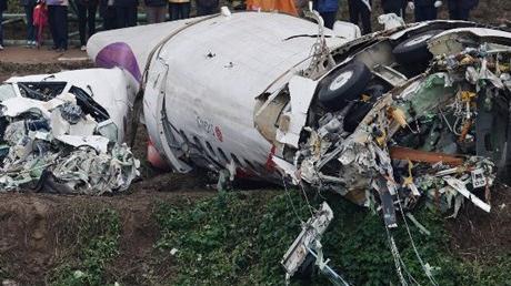 Tayvan’da düşen uçağın iki motoru da arızalanmış