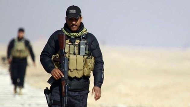 Ayn El Esad üssünde bulunan 320 ABD askeri, Irak ordusuna askeri eğitim veriyor. 