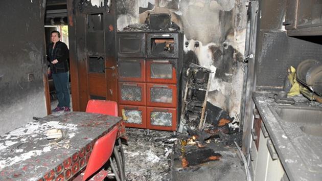 Buzdolabı bomba gibi patladı
