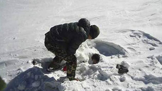 Nepal’de çığ düştü: 250 kişi kayıp