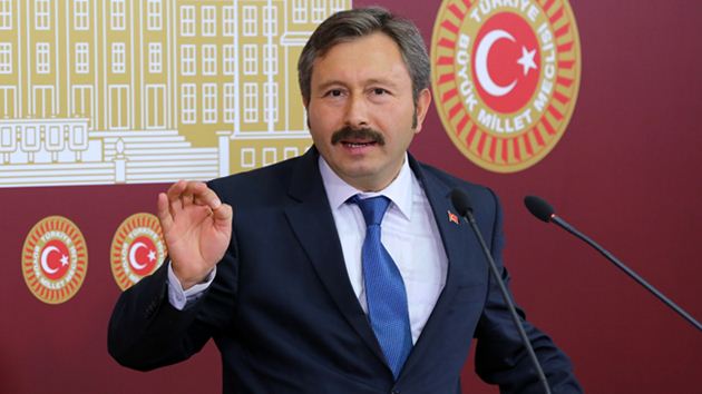 İdris Bal kurduğu partiden istifa etti!