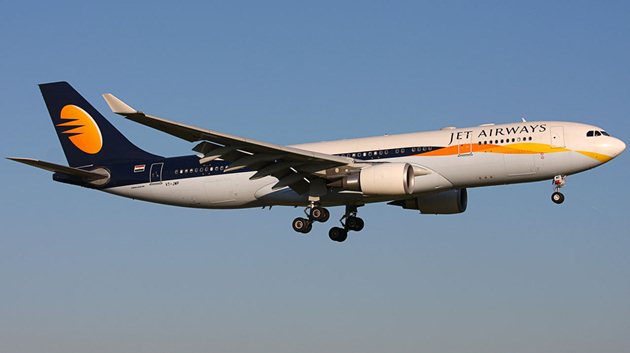 Pilot fenalaşınca uçağı yolcu indirdi