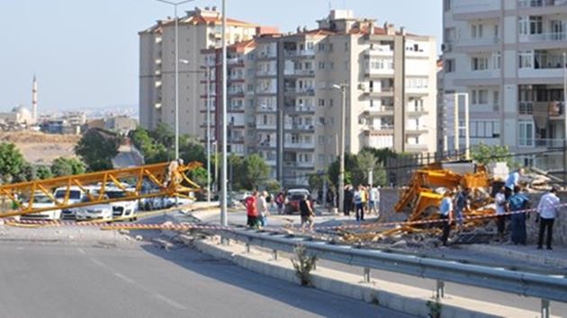 izmir-vinç-kaza