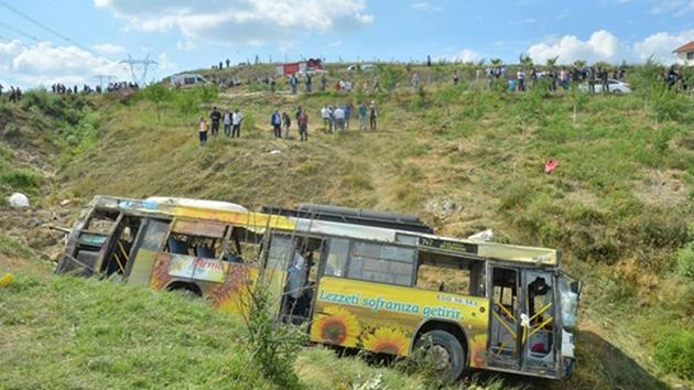 Yolcu otobüsü şarampole yuvarlandı: 3 ölü, 27 yaralı!