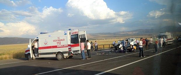 Erzurum’da kaza: 2 ölü 5 yaralı