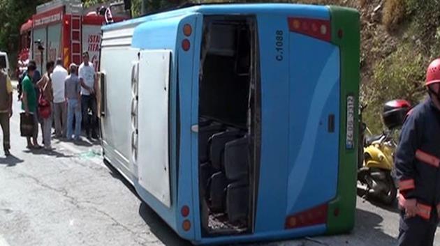 Beykoz’da özel halk otobüsü devrildi