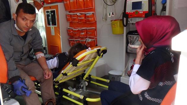 Okulda kimyasal madde şişesi düştü: 6 yaralı!