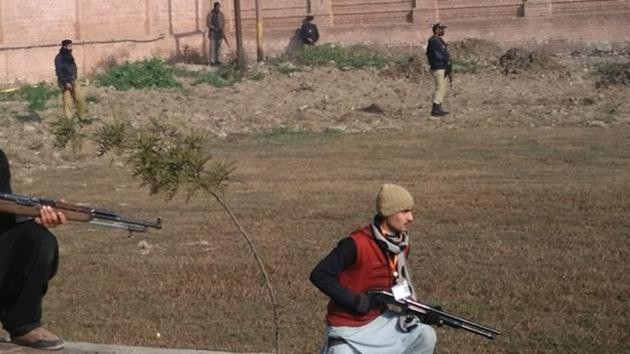 pakistan-üniversite-saldırı