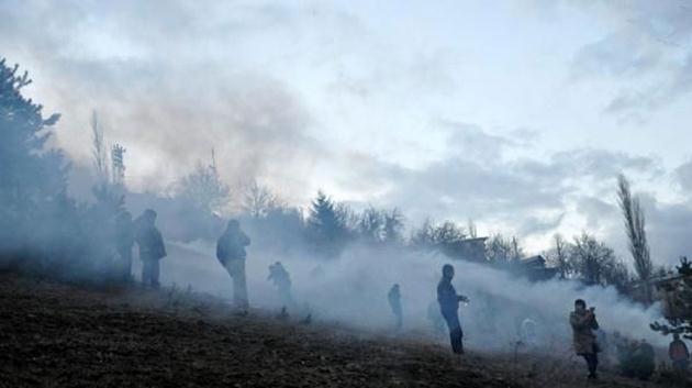 16 Şubat'ta madeni protesto eden göstericilere gaz ve copla müdahale edildi.