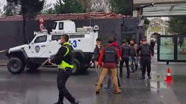 Bayrampaşa’da polise bombalı saldırı!