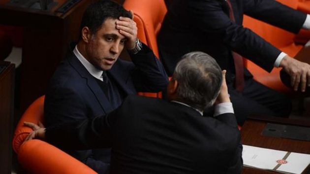 Hakan Şükür ve babası için gözaltı kararı