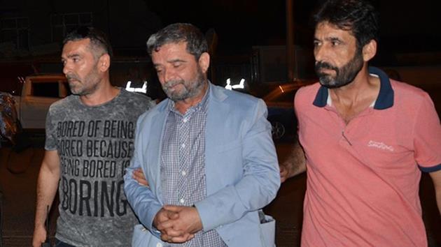 Mümtazer Türköne tutuklandı