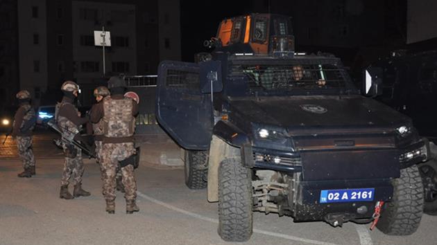 DAEŞ’e büyük operasyon: 400 kişiye gözaltı